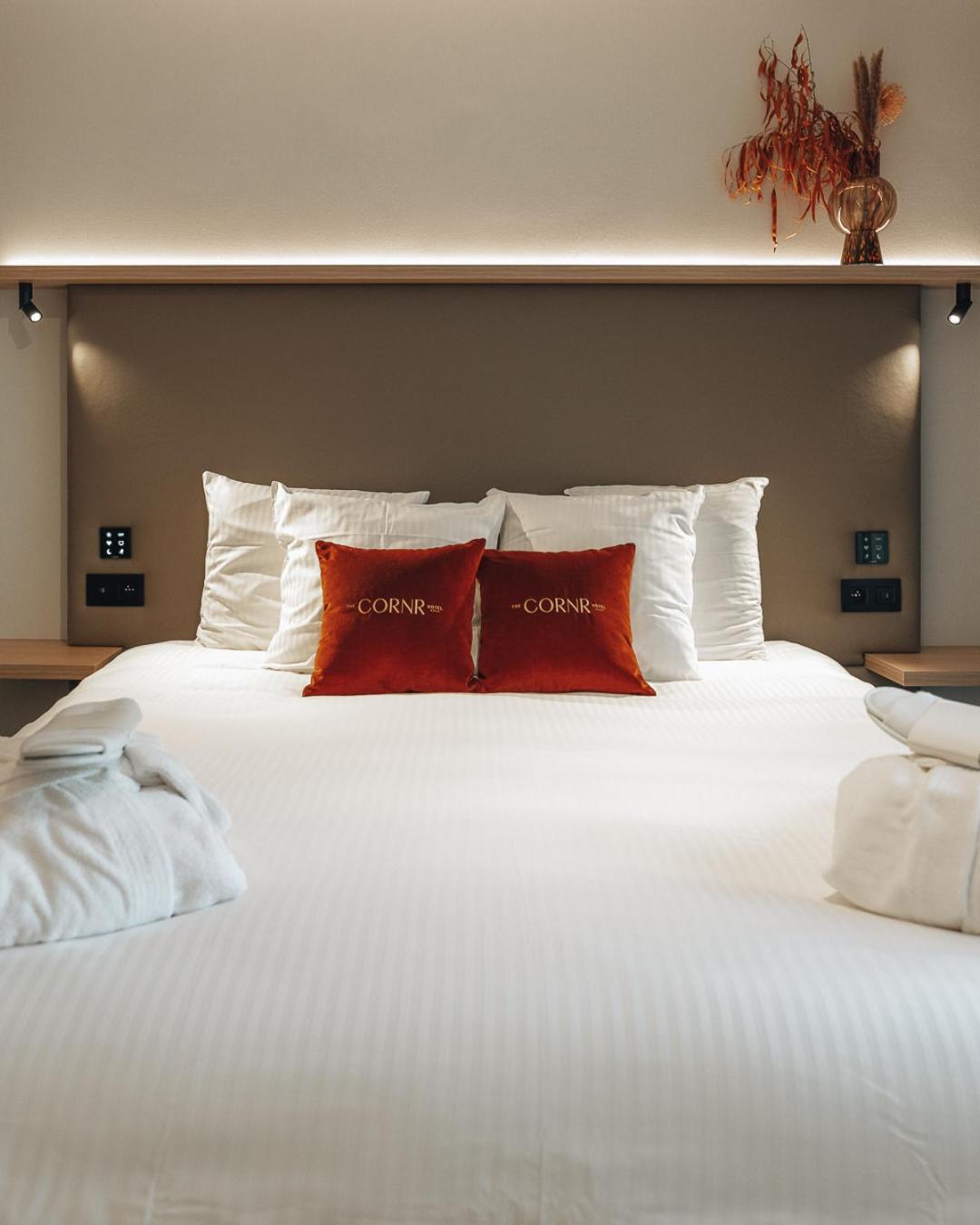 ניופורט The Cornr Hotel מראה חיצוני תמונה